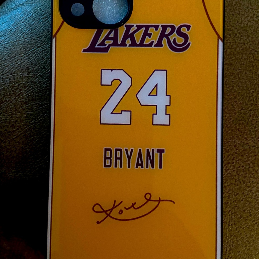 Phone case (13) - Picture 2 of 3